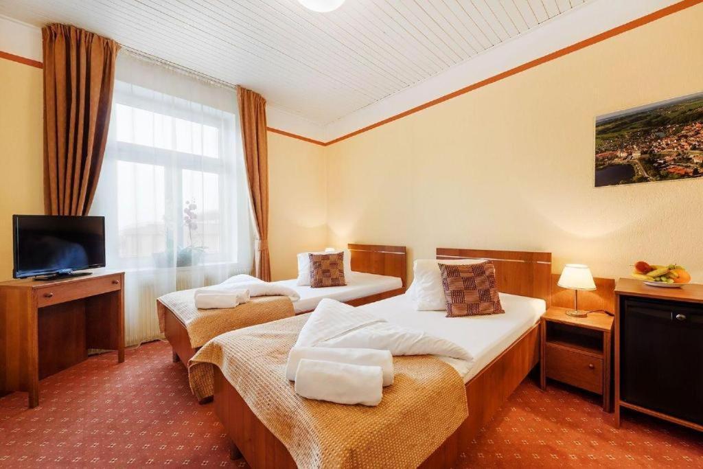 Hotel Tábor Extérieur photo