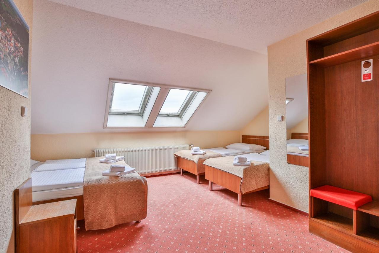Hotel Tábor Extérieur photo