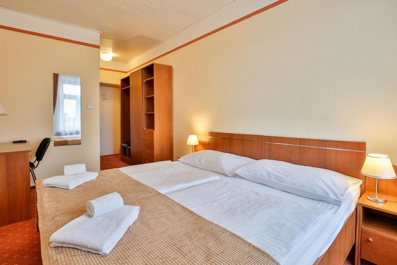 Hotel Tábor Extérieur photo
