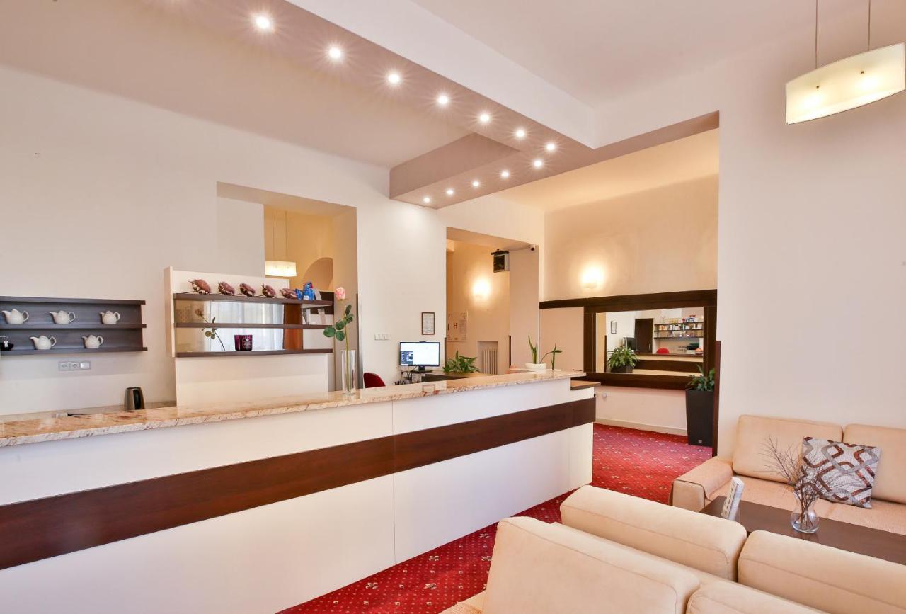 Hotel Tábor Extérieur photo