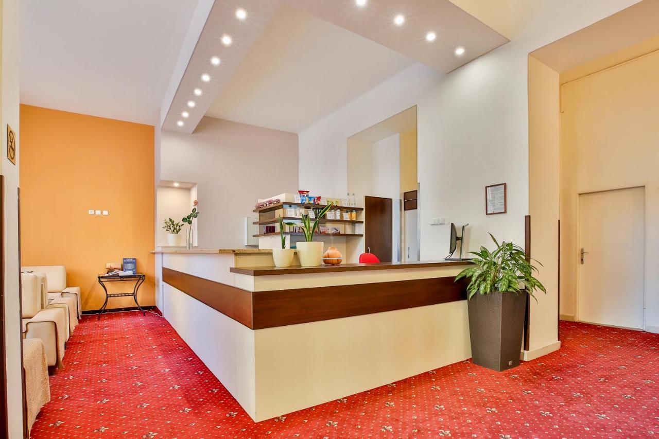 Hotel Tábor Extérieur photo