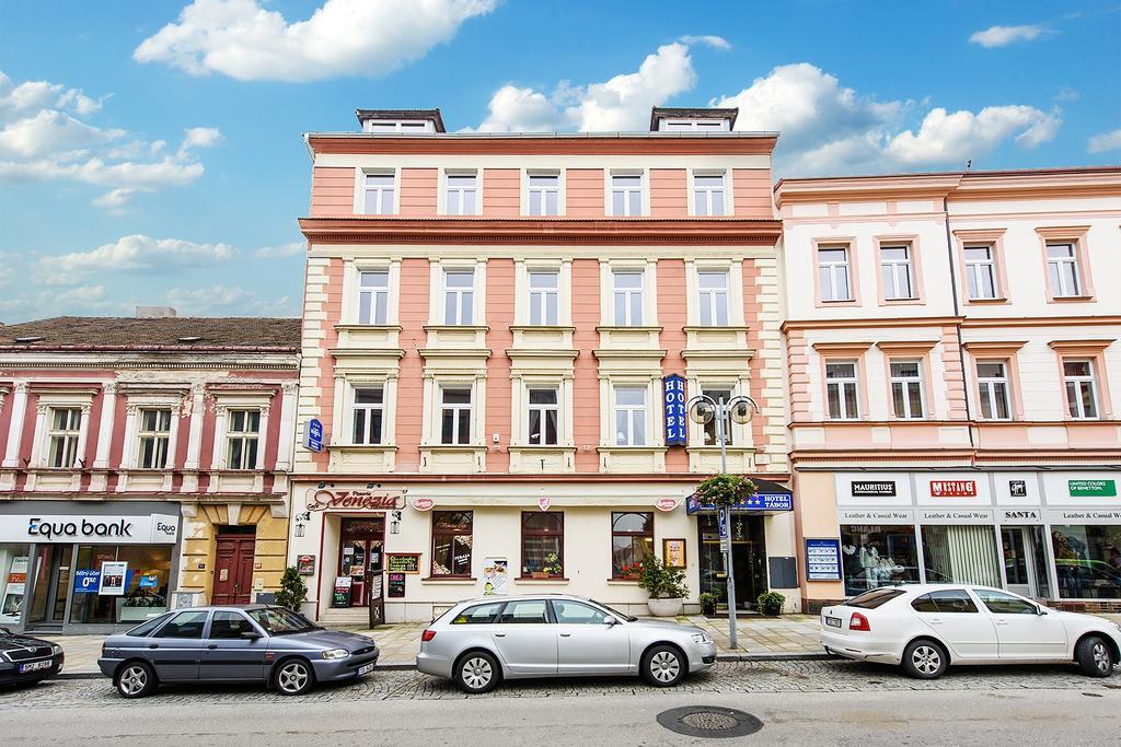 Hotel Tábor Extérieur photo