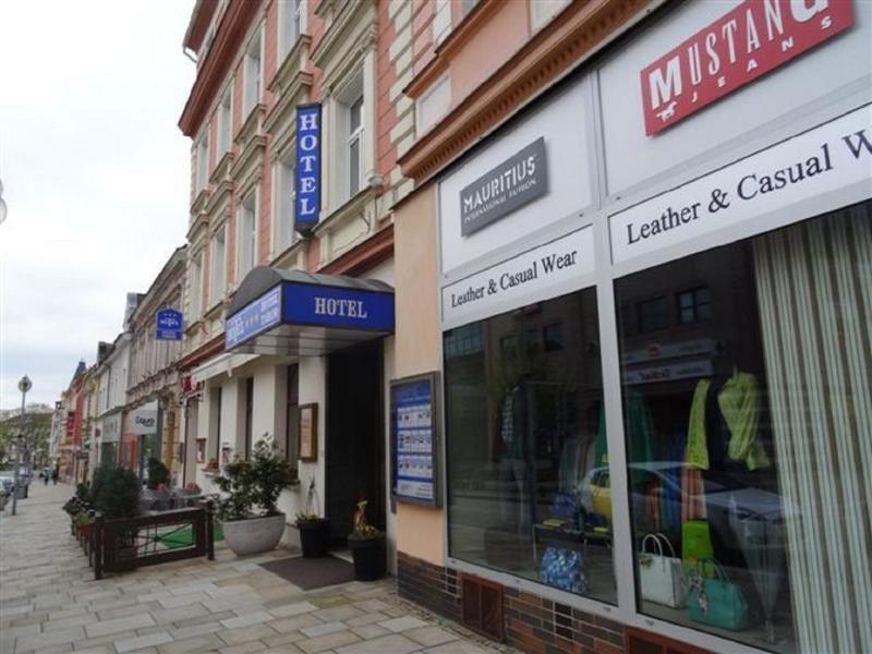 Hotel Tábor Extérieur photo