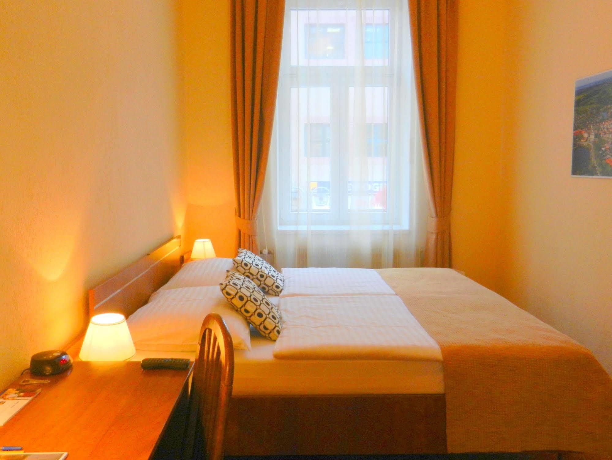 Hotel Tábor Extérieur photo